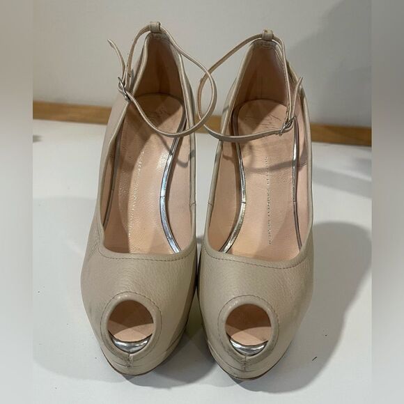 Giuseppe Zanotti Beige Leather Peep-toe Heels - Picture 4 of 9